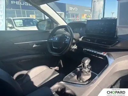 Photo 12 Peugeot 5008  PureTech 130ch S&S BVM6