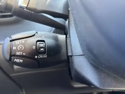 Photo 14 Peugeot 208  Hybrid 100 e-DCS6
