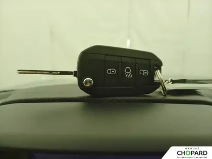 Photo 13 Peugeot 208  Hybrid 100 e-DCS6