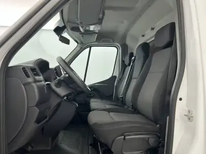 Photo 68 Renault Master  FGN TRAC F3500 L2H2 DCI 135