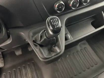 Photo 47 Renault Master  FGN TRAC F3500 L2H2 DCI 135