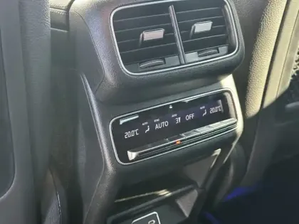 Photo 11 Mercedes Classe E 350 de Hybrid EQ 4MATIC AMG Line 35