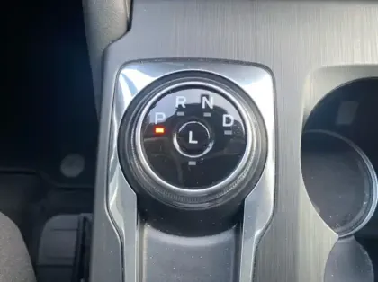 Photo 7 Ford Kuga 2.5 Duratec 180ch Hybrid FlexiFuel Titanium Business Powershift