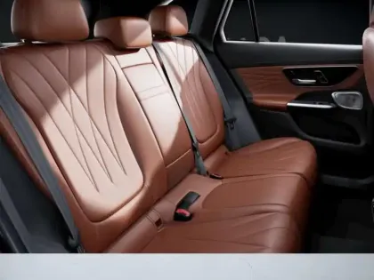 Photo 38 Mercedes Classe GLC Gén. II (X254) Ph1 AMG Line + 5