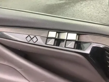 Photo 16 DS DS 4 BlueHDi 130 EAT8 Etoile - Cuir Nappa