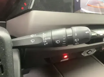 Photo 19 DS DS 4 BlueHDi 130 EAT8 Etoile - Cuir Nappa