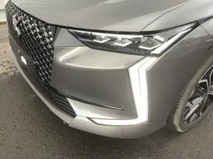 Photo 26 DS DS 4 BlueHDi 130 EAT8 Etoile - Cuir Nappa