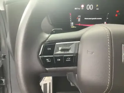 Photo 22 DS DS 4 BlueHDi 130 EAT8 Etoile - Cuir Nappa