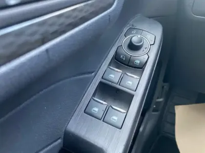 Photo 5 Ford Kuga 2.5 Duratec 180ch Hybrid FlexiFuel Titanium Business Powershift