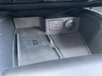 Photo 17 Ford Kuga 2.5 Duratec 180ch Hybrid FlexiFuel Titanium Business Powershift