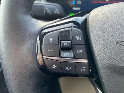 Photo 15 Ford Kuga 2.5 Duratec 180ch Hybrid FlexiFuel Titanium Business Powershift