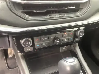 Photo 15 Jeep Compass 1.5 Turbo T4 130 ch e-Hybrid BVR7 S