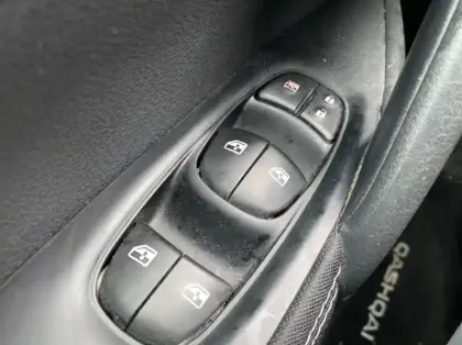 Photo 5 Nissan Qashqai 1.6 dCi 130ch N-Connecta Xtronic