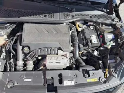 Photo 6 Peugeot 208  PureTech 100 S&S EAT8 GT