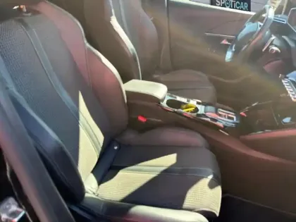 Photo 8 Peugeot 208  PureTech 100 S&S EAT8 GT