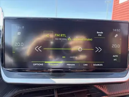 Photo 10 Peugeot 208  PureTech 100 S&S EAT8 GT