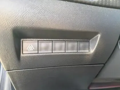 Photo 15 Peugeot 208  PureTech 100 S&S EAT8 GT