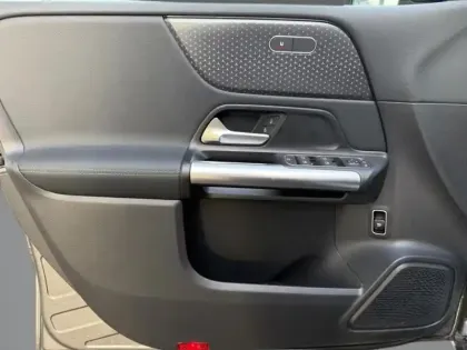 Photo 15 Mercedes Classe B 180 d Progressive Line