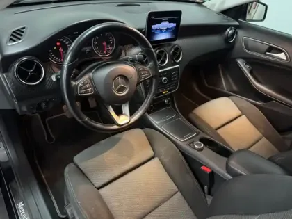 Photo 28 Mercedes GLA 180 Intuition