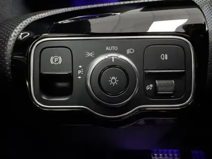 Photo 10 Mercedes Classe A 250 e AMG Line