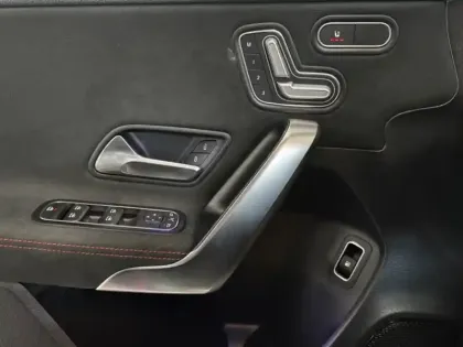 Photo 9 Mercedes Classe A 250 e AMG Line