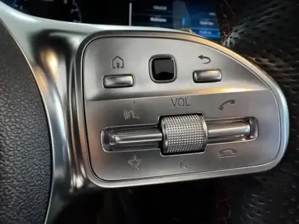 Photo 8 Mercedes Classe A 250 e AMG Line