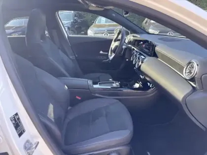 Photo 8 Mercedes Classe A 200 d AMG Line