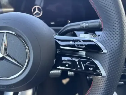 Photo 10 Mercedes Classe A 200 d AMG Line