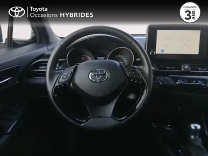 Photo 8 Toyota C-HR  1.8 Hybride 122ch Design Ultimate E-CVT