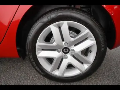 Photo 9 Renault Clio  1.5 dCi 100ch Evolution - 25