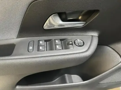 Photo 9 Opel Mokka  1.2 Turbo Hybrid 136ch Edition e-DCT6