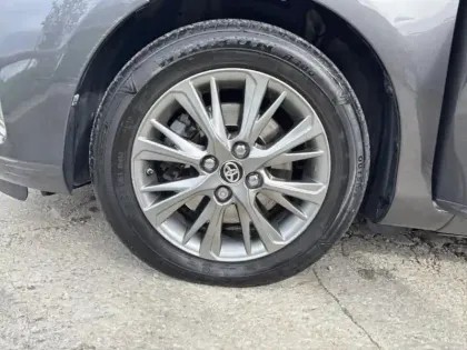 Photo 10 Toyota Yaris  HSD 100h Dynamic 5p