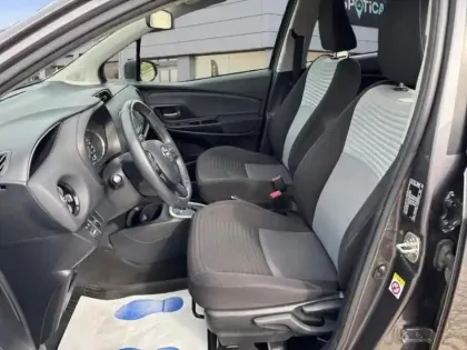 Photo 8 Toyota Yaris  HSD 100h Dynamic 5p