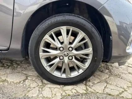 Photo 11 Toyota Yaris  HSD 100h Dynamic 5p