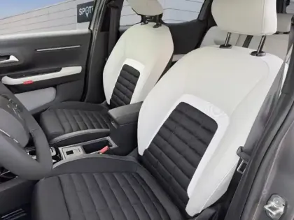 Photo 9 Citroën C3 Aircross  1.2 Hybride 145ch MAX 7 places