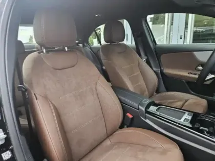 Photo 10 Mercedes Classe A  Berline 180 d 116ch AMG Line 8G-DCT