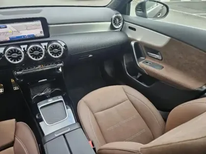 Photo 11 Mercedes Classe A  Berline 180 d 116ch AMG Line 8G-DCT