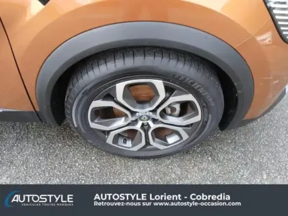 Photo 8 Renault Captur  1.6 E-Tech hybride rechargeable 160ch Intens -21