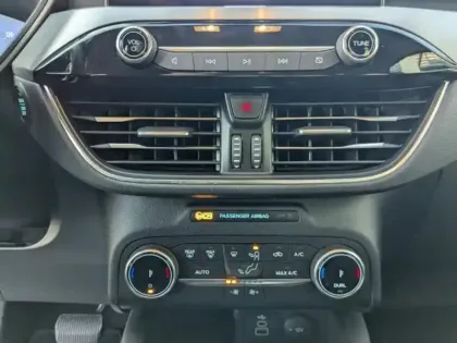 Photo 10 Ford Kuga  2.5 Duratec 190ch FHEV E85 Titanium BVA