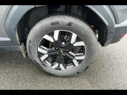 Photo 12 Dacia Duster  1.6 hybrid 140ch Extreme