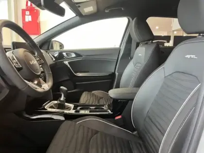 Photo 7 Kia Ceed  1.5 T-GDi 140ch GT-Line MY25