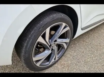 Photo 12 Renault Clio  1.6 E-Tech hybride 140ch RS Line -21N