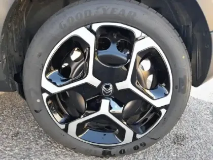 Photo 10 Citroën C3 Gén. IV Ph1 PLUS 5