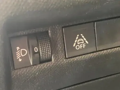 Photo 13 Peugeot 208  1.2 PureTech 100ch S&S Allure 118g