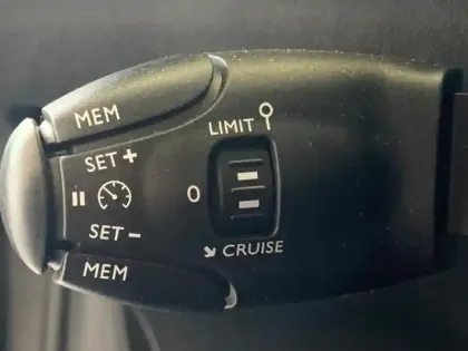 Photo 9 Peugeot 208  1.2 PureTech 100ch S&S Allure 118g