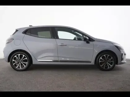 Photo 5 Renault Clio  1.6 E-Tech 145ch full hybrid Techno - 24