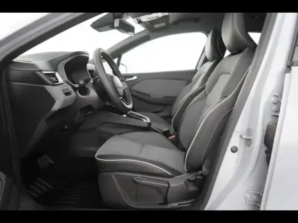 Photo 14 Renault Clio  1.6 E-Tech 145ch full hybrid Techno - 24