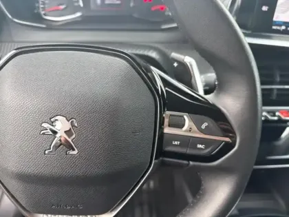 Photo 14 Peugeot 208  1.2 PureTech 100ch S&S Allure EAT8