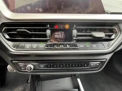 Photo 12 BMW Serie 1 Série 1 116iA 109ch M Sport DKG7