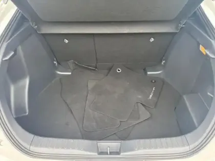 Photo 12 Toyota C-HR  2.0 Hybride 200ch Design NG23